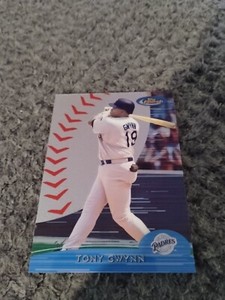 2000 Topps Finest - Refractor #68 Tony Gwynn