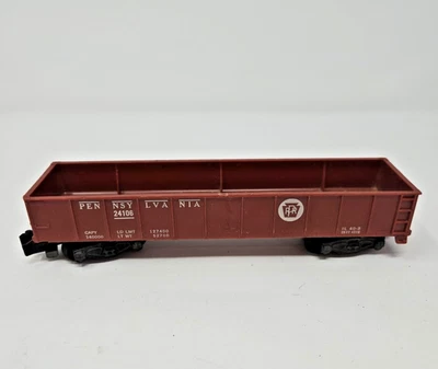 VINTAGE AMERICAN FLYER S SCALE PENNSYLVANIA GONDOLA WITH PIKEMASTER TRUCKS - Image 1 of 3