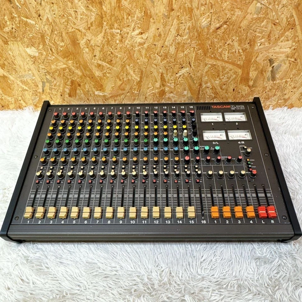 TASCAM M-216 Analog Mixer getestet funktioniert kostenloser Versand aus Japan - Bild 1 von 4