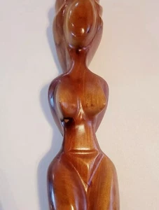 Gesichtslose Statue aus Holz mit Akt - SELTEN 24" HANDGESCHNITZT -- mit Herz unter rechter Büste - Bild 1 von 16