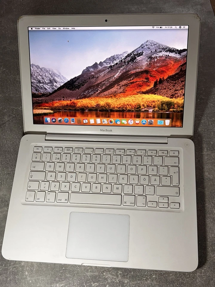 Apple MacBook  Core 2 Duo 13 Zoll " White 250GB HD, 2GB RAM, macOS High Sierra  - Bild 1 von 4