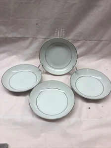 Lot Of 4 Crown Victoria Lovelace Small Fruit/Dessert Bowls 5 1/2” Made in Japan - Picture 1 of 12