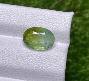 2,04 kt hinreißende Farbe 100 % natürlicher grüner Turmalin loser Edelstein - Bild 1 von 3