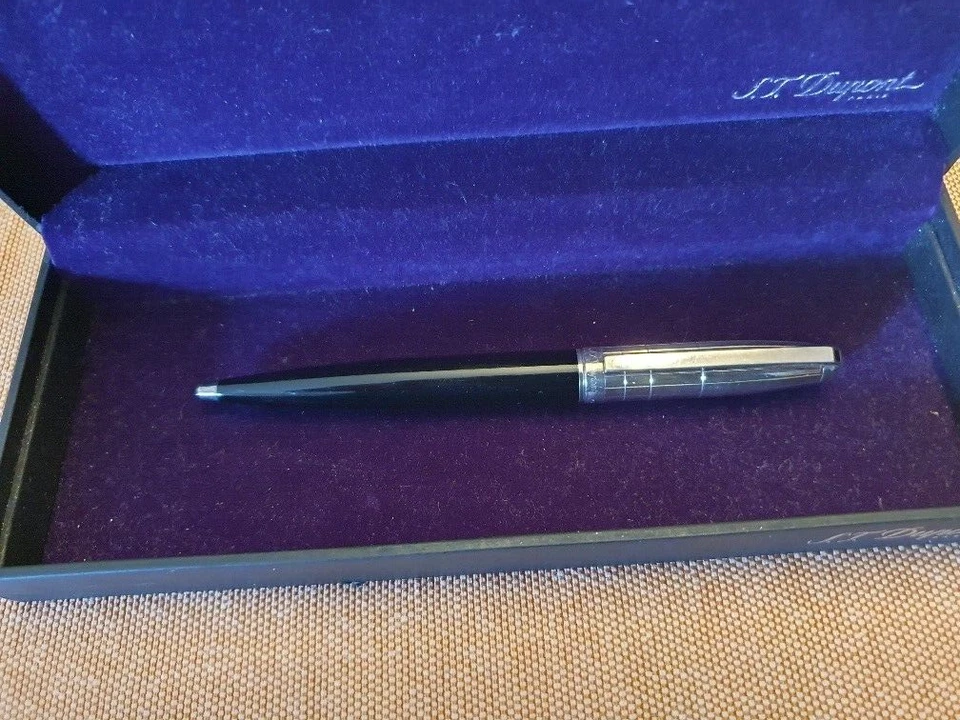 Bolígrafo ST Dupont Olympio, laca negra, paladio. Otros Foto 1 de 4