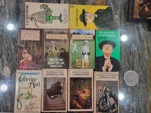 10 Br Mysteries, Catherine Aird, Marian Babson, Miss Seeton & G K Chesterton - Bild 1 von 6