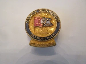 Prendedor de solapa Vickers Incorporated Detroit MI de la Segunda Guerra Mundial militar del ejército de los Estados Unidos - Imagen 1 de 4