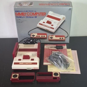 Nintendo Famicom Family Computer FC Konsole mit Box HVC-001 Japanisch Getestet (B) - Bild 1 von 24