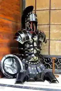 Mittelalter Römer Zenturio Rüstung Helm mit Rüstung Muskeljacke schwarz Kostüm - Bild 1 von 7