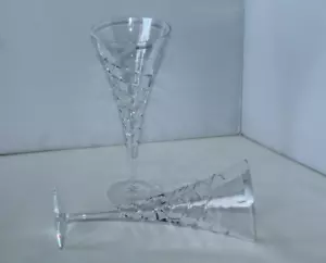 Pair Of Crystal Design Large Wine Glasses – Hand Cut Cross Swirl Pattern - Picture 1 of 7