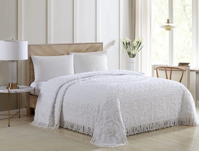 Beatrice Home Fashions Medallion Chenille Bedspread Twin White