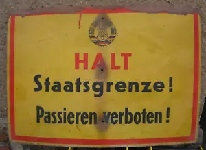 Sign GDR border stop state border passing prohibited original approx. 59 cm x 42 cm - Picture 1 of 6