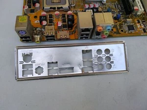 Blende de bouclier d'E/S ASUS P5K SE - Photo 1/1