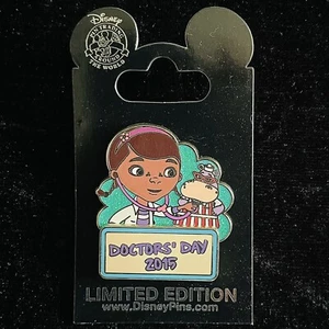 LE Doc McStuffins Doctors Day 2015 Krankenschwester Peeling Medizinischer Chirurg Rettung Disney Pin - Bild 1 von 1
