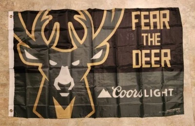 NBA Milwaukee Bucks Campeón Fear The Deer Coors Luz 30" x 48" Bandera Nuevo Sellado Foto 1 de 4