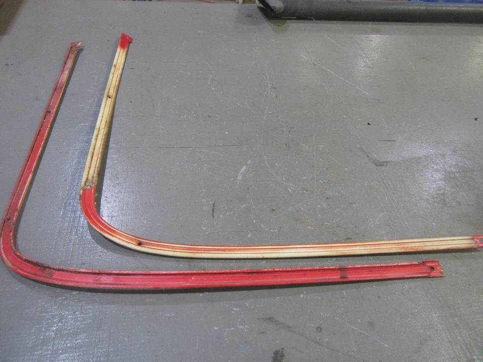 1973 - 1979 年福特 F150 250 卡车内部车顶前侧装饰模 — 第 1/4 张图片