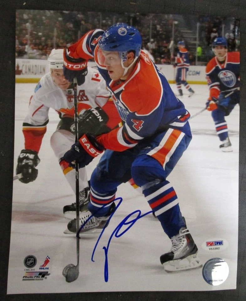 TAYLOR HALL EDMONTON OILERS SIGNED 8x10 PHOTO PSA/DNA STICKER V53382 - Image 1 of 1