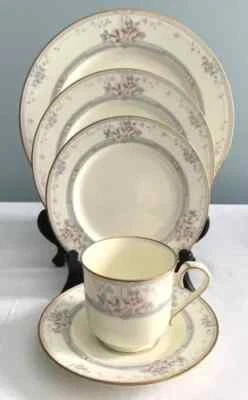 Noritake Magnificence 9736  Japan Bone China. 5/Piece Place  Setting. - Image 1 of 4