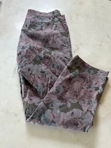 Anthropologie Pilcro and the Letterpress mittelhoher Bund Bindestrich Blumen Chino Hose, 29 - Bild 1 von 4