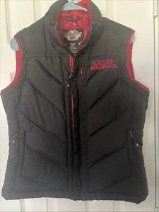 Harley Davidson Damen Daunenfüllung Puffer Weste. Schwarz/rot gesticktes Logo Gr. M gebraucht, in einwandfreiem Zustand - Bild 1 von 6