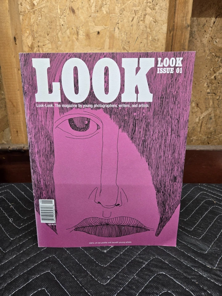 Look-Look Magazine Issue 1 2006 - Young Photographers Zine - Art & Indie Foto 1 de 2