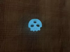 Playge X Koch Tools Resin Aqua Glow Ghost Skall EDC Cerniera Pull - Foto 1 di 4