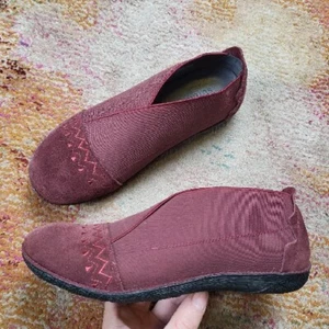 Sundance Blooms Shoes Women's 37 / 7 Red Suede Comfort Slip On Loafers Stretchy - Picture 1 of 10