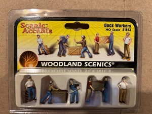 WOODLAND SCENICS #A1823 6 - Dock Workers w/3 Crates & Skids H.O. 1:87 - Picture 1 of 1