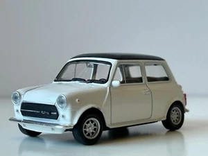 Mini Cooper 1300 British Legendary Car Model Toy White Diecast 1:43 Scale Welly - Picture 1 of 11