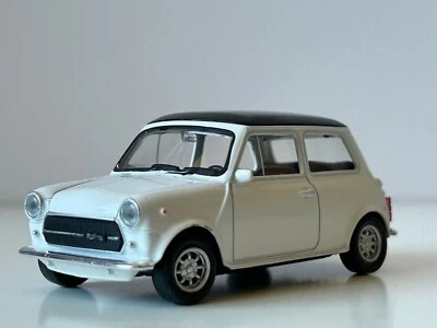 Mini Cooper 1300 British Legendary Car Model Toy White Diecast 1:43 Scale Welly - Image 1 of 4