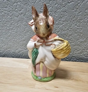 Beatrix Potter "Mrs. Rabbit" Figurine- F. Warne & Co Ltd. 1951 Beswick England - Bild 1 von 5