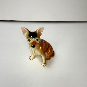 Chihuahua cane vintage seduto marrone chiaro e nero cucciolo osso Cina alto 3" smaltato - Foto 1 di 7