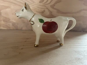 COW CREAMER WITH APPLE and GOLD TRIM ABSOLUTELY BEAUTIFUL - Picture 1 of 5