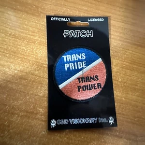 "Parche con tarjeta JSX Designs Trans Pride 2,25"... ""Trans Pride/Trans Power" - Imagen 1 de 2