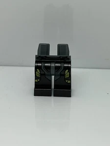 Lego Dark Bluish Gray Hips and Pearl Dark Gray Legs Yellow Jacket #L22 - Picture 1 of 1