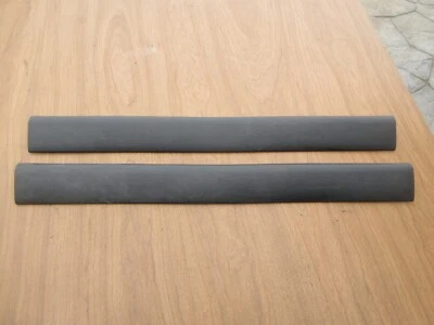 03-08 Jaguar S-Type X200 Delantero Derecho E Izquierdo NEGRO Placa de Rasguño Cubierta Paneles OEM Foto 1 de 2