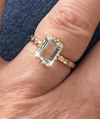 9ct Yellow Gold Aqua Marine & Diamond Ring. Stunning Pale Blue Aquamarine Size N - Image 1 of 4