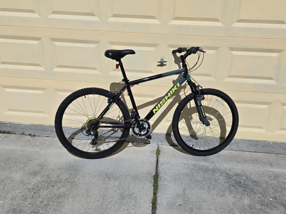Mountain bike masculina Nishiki 26 polegadas 21 velocidades - Imagem 1 de 4