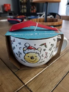 Taza sopa de cerámica con cuchara Disney Winnie the Pooh Holly | Tiene capacidad para 24 onzas - Imagen 1 de 5