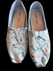 Neu mit Etikett Toms Alpargata Cloudbound Damen-Slipper zarter Delfine-Druck Größe 8 blau - Bild 1 von 9
