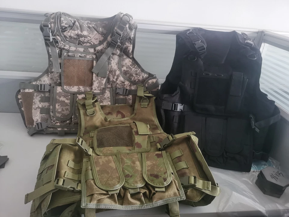 GAME VEST (VEST CARRIER) - Image 1 of 1