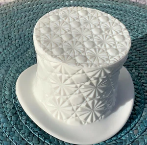 Fenton? White Milk Glass Top Hat Tophat Daisy & Button Pattern 3 1/4"H x 4 3/4"W - Picture 1 of 4