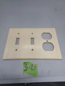 1 Ivory Vtg Ribbed Deco 3 Gang 2 Toggle 1 Outlet Combination Cover Plate  S-20 - Picture 1 of 2