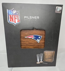 Juego de servir cerveza Pilsner de los Patriots de la NFL con estuche de madera (con licencia oficial) ¡¡NUEVO!!! - Imagen 1 de 5