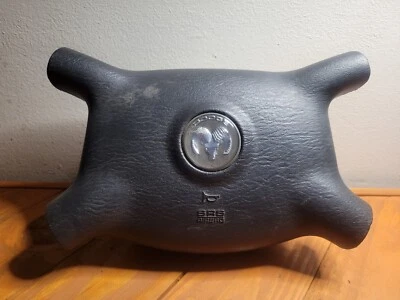 Almohadilla de bocina de rueda de dirección izquierda para conductor usada 2000 2001 2002 Dodge Neon 0UY93XDVAA Foto 1 de 3