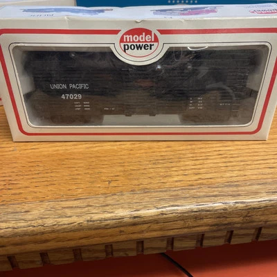 Model Power HO SCALE 6634 Santa Fe Old Timer 0-4-0 With Coal Tender  NEW IN BOX - Image 1 of 4