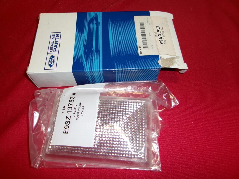 OVERHEAD CONSOLE DOME LIGHT LAMP LENS CLEAR COVER E9SZ13783A FORD F150 F250 OEM - Image 1 of 1