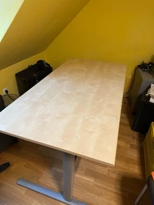 Tisch Mit Rollcontainer - Bild 1 von 5