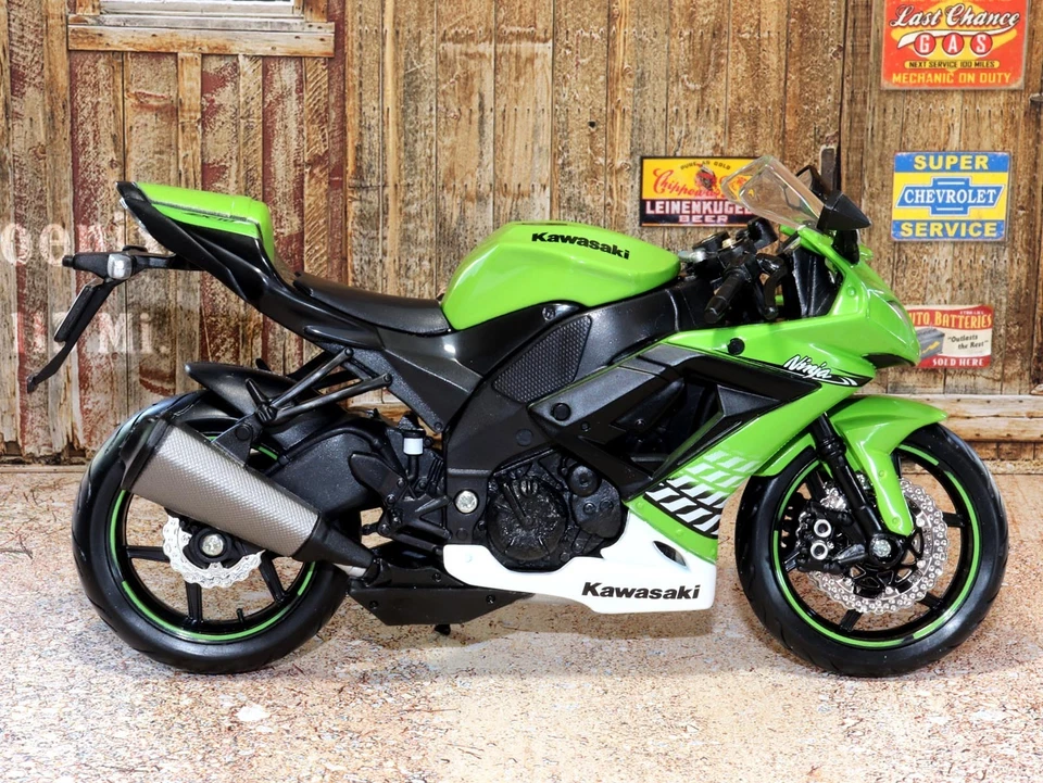 Maisto Kawasaki Ninja ZX-10R Green Scale 1:12 Model Sport Motorcycle Superbike - Image 1 of 4