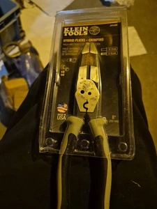 Klein Tools Hybrid-Zange mit Presszange und Abisolierzange J215-8CR NEU - Bild 1 von 3