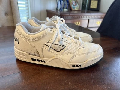 Vintage 1990’s L.A. Gear Shoes MVP Regulators Black & Gray Colourway Mens 7.5 - Image 1 of 4